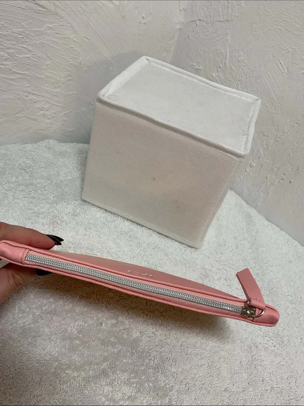 Ipsy May 2020 Pink Yellow Ombre Faux Leather Cosmetic Bag Case